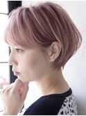 ピンクベージュ丸みショートボブマッシュショートくびれショート
