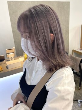 リムレスバイサンク 万代 新潟駅(LIMLESS by cinq) ミルクティーベージュレイヤーインナーカラーグレージュカラー