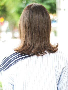 ビュートリアム 福岡(BEAUTRIUM) 乾かすだけで決まる顔まわりにレイヤーを入れた重めロブヘアー