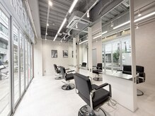 ブリーチ 大宮CIEL店(BLEACHi)の雰囲気（開放的でシックな店内です！大人の男性にも通いやすい店内です。）