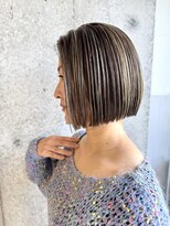 スウィープ 平尾(sweep) 白髪ぼかしハイライト/ベージュ/切りっぱなしボブ