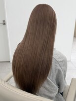 チグン(Jigun)&nbsp;ロングスタイルのミルクティーベージュ