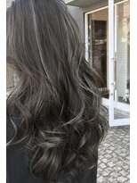 アレーン ヘアデザイン(Alaine hair design) 【NAOMI】グレイアッシュ×ホワイトハイライト×エアリーロング