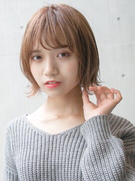 ルティア(Lutia) シースルーバング 外ハネ アッシュカラー