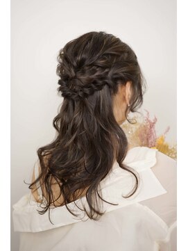 クリップス ヘアーサロン(Clips Hair salon) 華やかなハーフアップスタイル