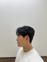 ステージ(STAGE)&nbsp;韓国メンズヘア　カルマパーマ　センターパート　ダウンパーマ