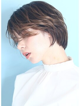 インセプション 銀座(INCEPTION) ショート・ボブ/白髪ぼかし/ハイライト/絶壁解消/30代/40代/50代