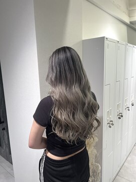 アテバイルイス 喜連瓜破(ATE by luis) シルバーアッシュ×バレイヤージュ