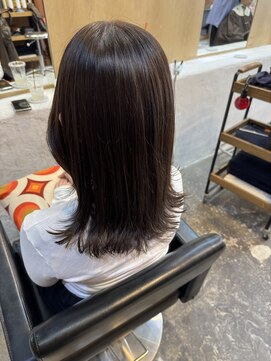 チャプター 問屋町(chapter) ミルクティーブラウンカラーミディアム顔まわりレイヤーカット