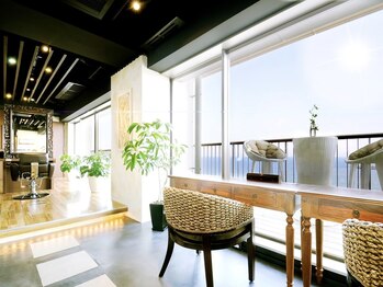 アンツ サザンリゾート 茅ヶ崎店(ANT'S Southern Resort)の写真/【茅ヶ崎サザンビーチすぐ横♪】心からリラックスして頂きたい…。海の見える美容室で癒されませんか？