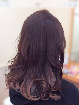 多彩な薬剤を扱うCasitaだからこそ自信をもってオススメできるオーガニックカラーがあります♪