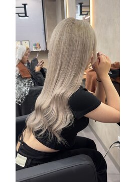 ラピス 大阪心斎橋店(Lapis) ホワイトシルバーにエクステ85本