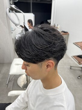 ロエ 元町店(Loe) 元町石川町メンズカット刈り上げフェザーパーマニュアンスパーマ