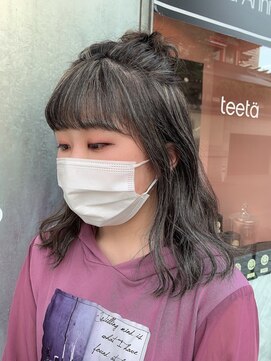 ティータ(teeta) グレージュ×デザインハイライト