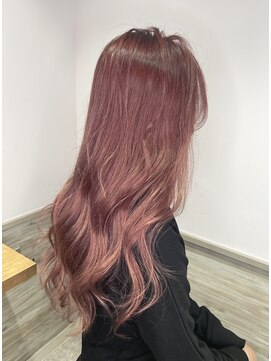 リーオオサカ(Lee Osaka) 【色っぽい】レイヤー×ピンクベージュ/新出奈津樹