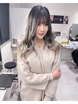 キング 枚方店(K!ng)&nbsp;【枚方】ホワイトハイライトケアブリーチ白髪ぼかしハイライト