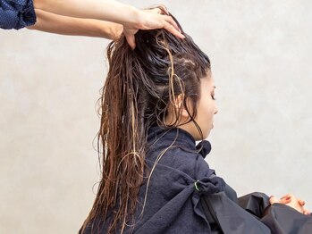 ツナグ(TSUNAGU)の写真/髪のトリートメント効果＆頭皮のヘッドスパを兼ね揃えた「泥のトリスパ」でお客様に極上の癒しを提供♪