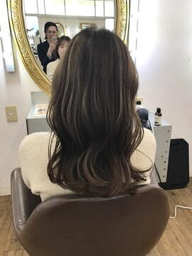 コワファースト 別府 シルバーベージュ×ハイライト