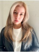 ダブルカラーブロンドミルクティーベージュレイヤーカット