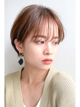 テック(TECK) 白髪ぼかしハイライト×お手入れラクちんショートボブ