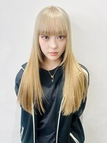 ホワイトベージュ×ロングスタイル