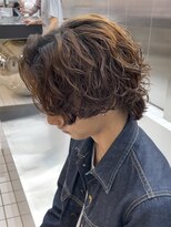 渋谷緩め波巻きスパイラルパーマメンズボブウルフカット