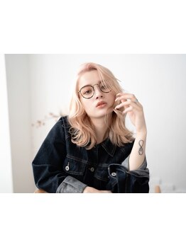 《ブリーチなしで可能◎》自然で艶やかなベージュカラーが年代問わず人気＊[ダブルカラー/ハイライト/50代]