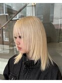 ブロンドカラーブリーチカラーハイトーンカラーハッシュカット