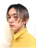 グラデーションハイライトのメンズセンターパート