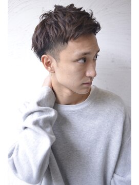 ロイジー(roijir) 【roijir 表参道】サイドパート×フェードスタイル