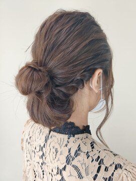 ウィット アンド ラファム Wit &La Famme ルーズなシニヨンアップ