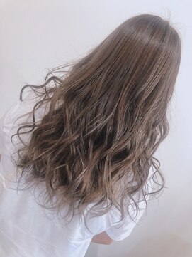 ラビス 浦和(Lovis) デザインカラー/レイヤーカット/ウェットヘア/夏のヘアアレンジ