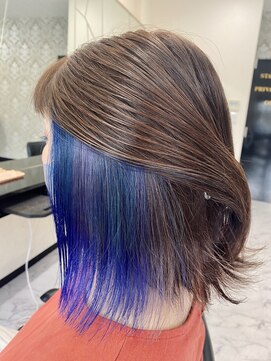 レヴィア(Revia) イヤリングカラー/グラデーション