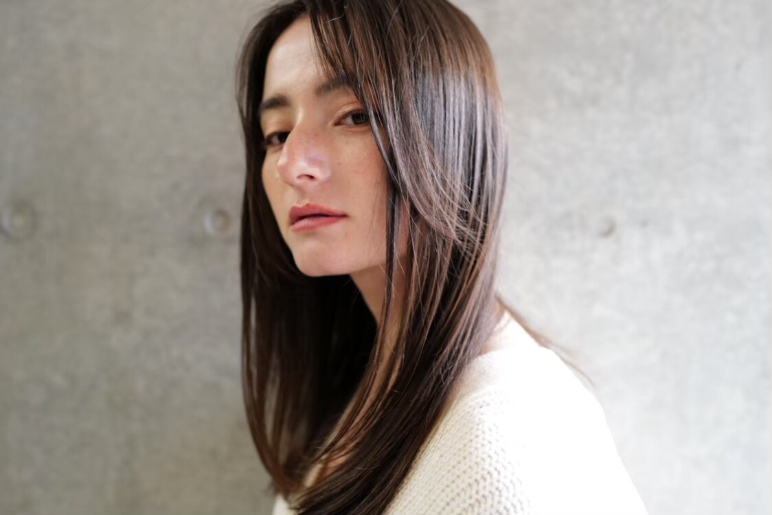 人気No.1アディクシーorイルミナ＋カット＋ケア処理剤　￥9500