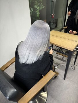 スワイ(SWAY) ホワイト/ケアブリーチ/ダブルカラー/縮毛矯正/岡山