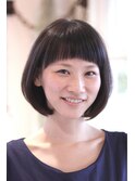 大人かわいいオン眉ラウンドバングショートボブ