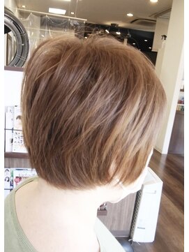 ヘアアンドスパ アイリス hair&spa Iris 【南鳩ヶ谷1分☆30代からの本格サロン】ふんわりショート