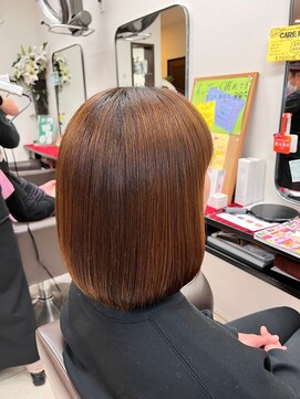 ビューティーサロン タカツカ(TAKATSUKA) つやさらショート