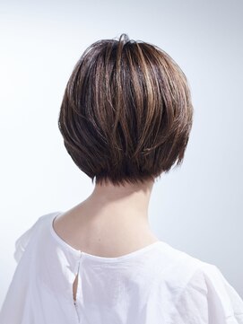 ユニックス UNIX 蕨店 ショートでも大人きれいめハイライト