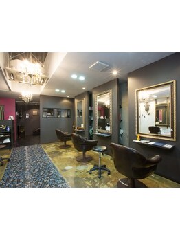 アットホームな雰囲気と高い技術力が自慢のサロン♪髪のお悩みを解決し、理想のスタイルを実現！