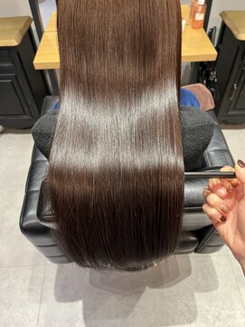 ライフ(LIFE) 髪質改善ヘアエステ/縮毛矯正/ストレート/イメチェン/フェミニン