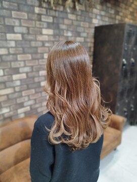 ネウィ 八王子(newi) 大人かわいいエギョモリ ミルクティーブラウン ひし形シルエット