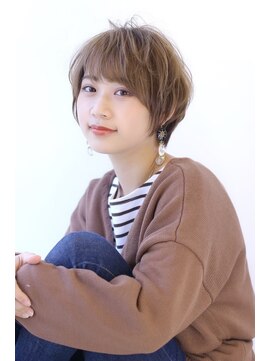 オーロ 西大寺店(ORO) フェミニンショートのアッシュベージュ