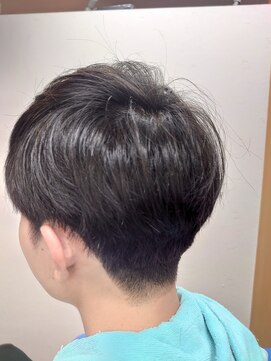 ヴェルデ シンバシ(VERDE SHINBASHI) 爽やかショートマッシュ ツーブロック ビジネス 学生 黒髪　束感