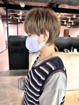 ビビッド(vivid) マッシュウルフハイライト白髪ぼかし