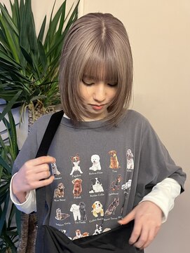 イル(iru) グレージュ レイヤーボブ