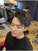 ツイストスパイラルパーマ　アップバング　ツーブロックショート