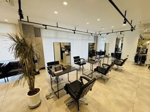 ホワイト(WHITE)の雰囲気(広々とした空間で快適にお過ごしいただけます)