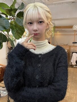 ミモザワークス(Mimosa Works) ボブのハーフツインアレンジ