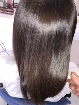 プラウド 極ツヤ☆美しい憧れの美髪スタイル